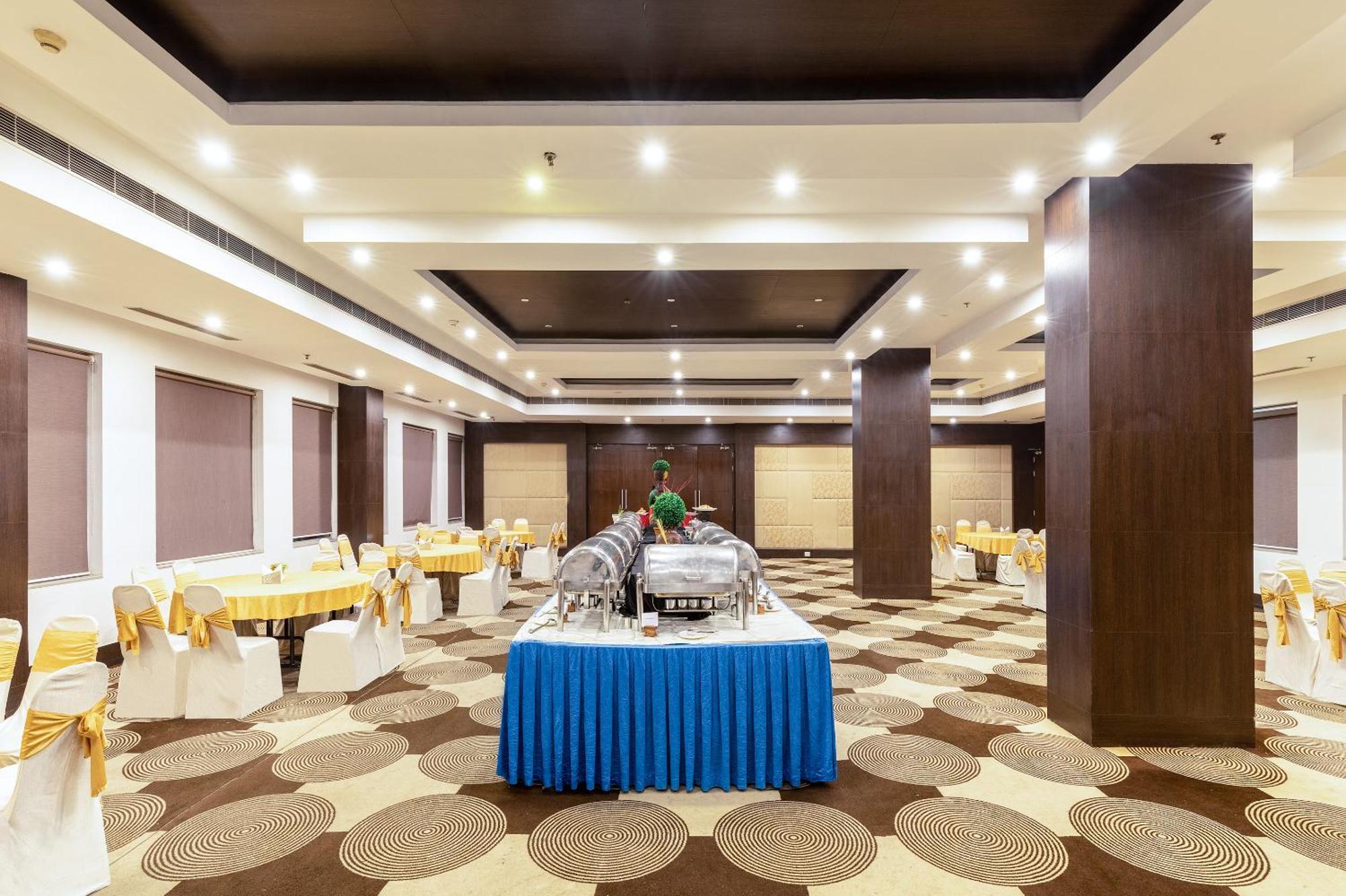 Sunday Hotel Chandigarh Zirakpur Luaran gambar