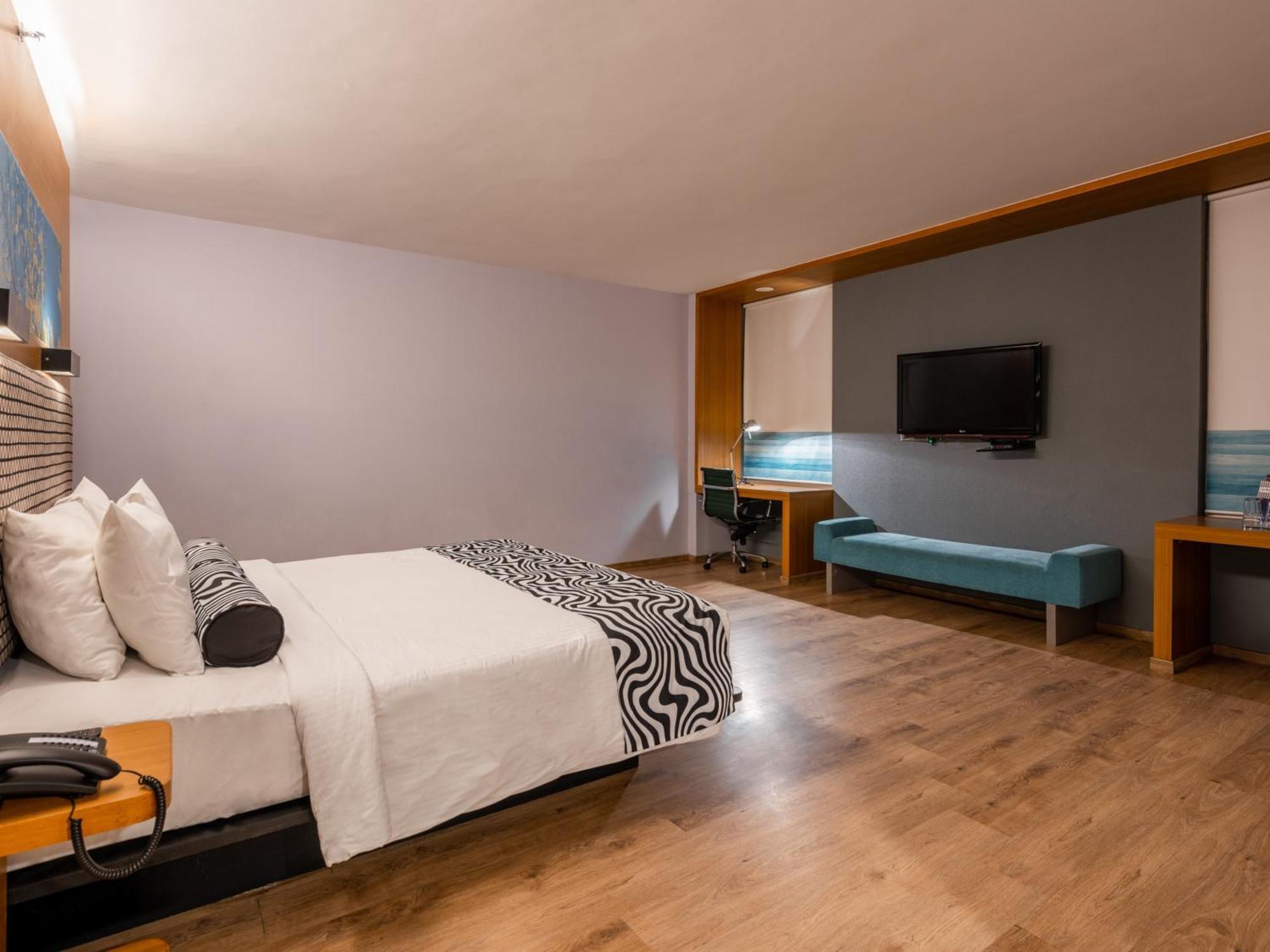 Sunday Hotel Chandigarh Zirakpur Luaran gambar