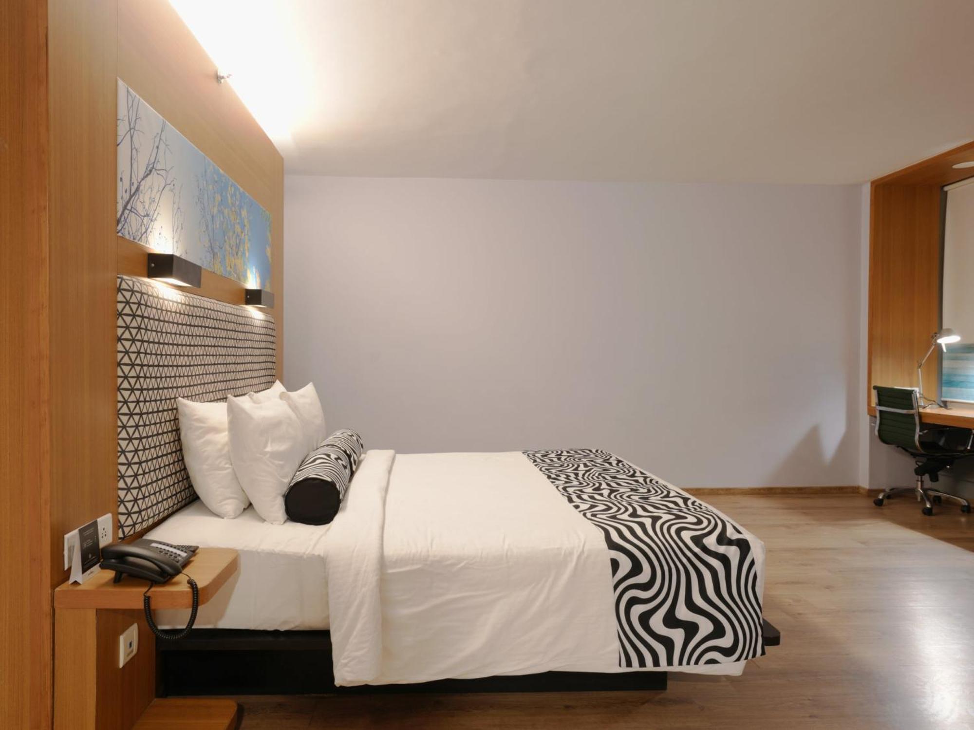 Sunday Hotel Chandigarh Zirakpur Luaran gambar