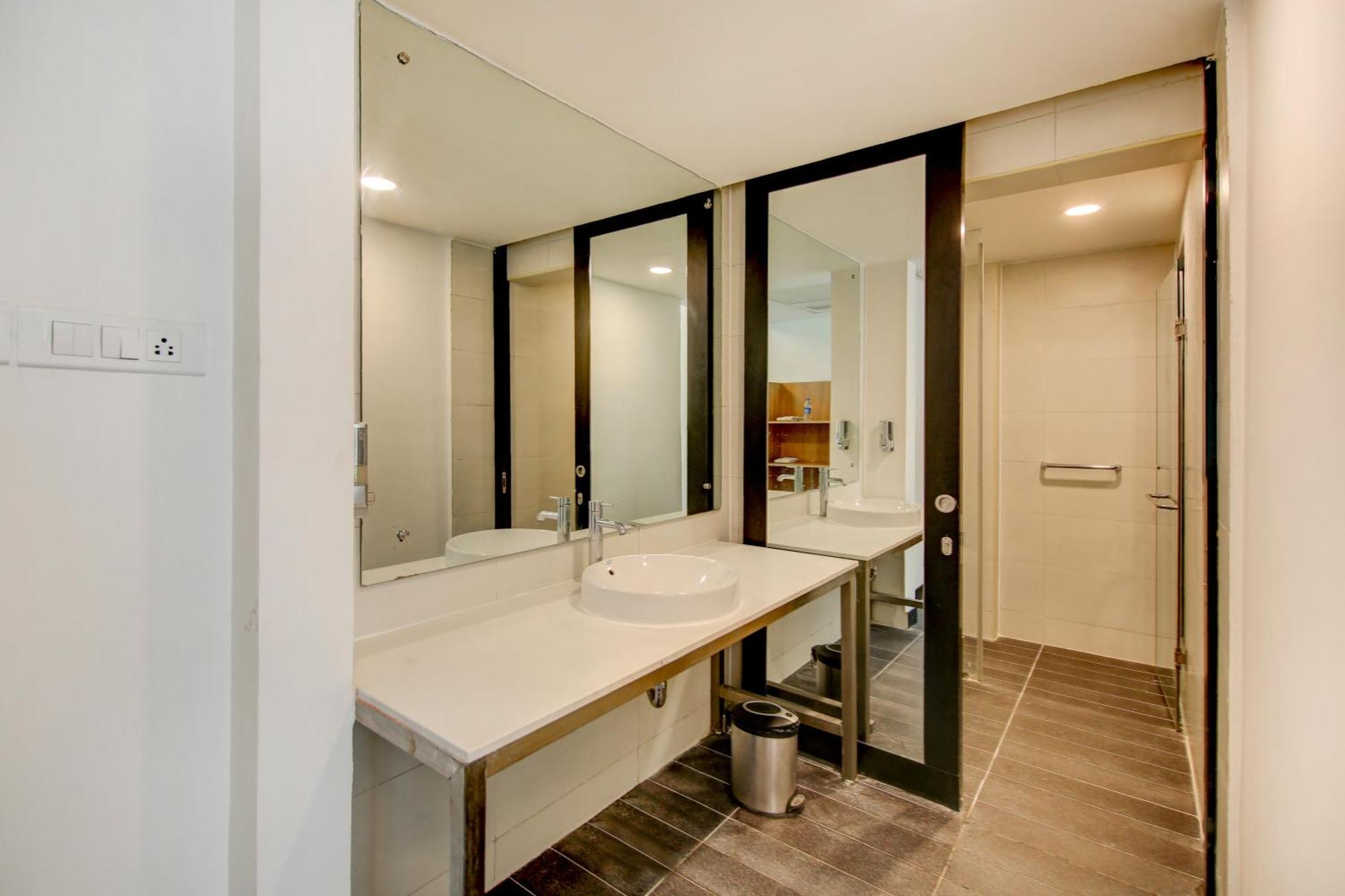 Sunday Hotel Chandigarh Zirakpur Luaran gambar