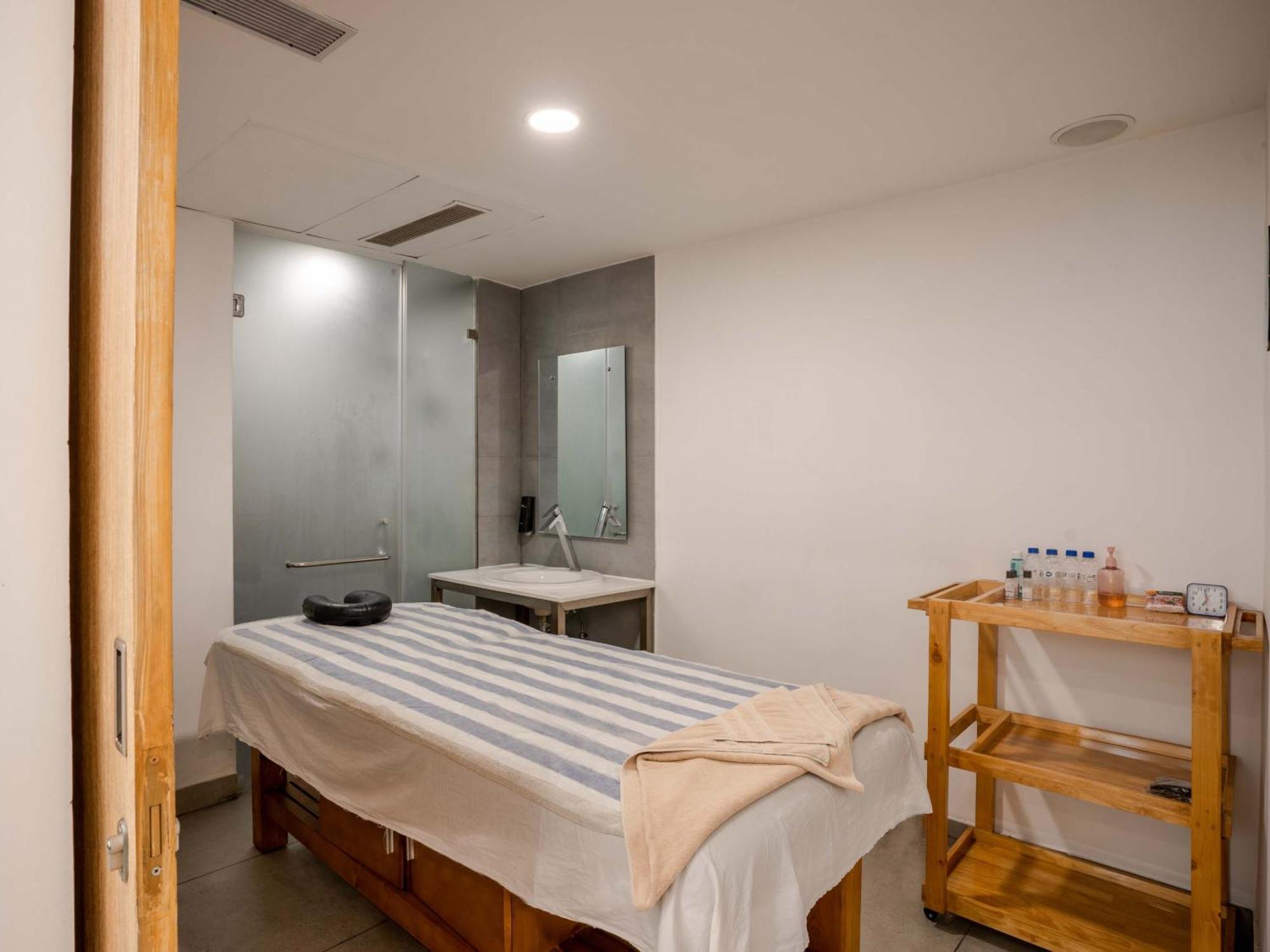 Sunday Hotel Chandigarh Zirakpur Luaran gambar