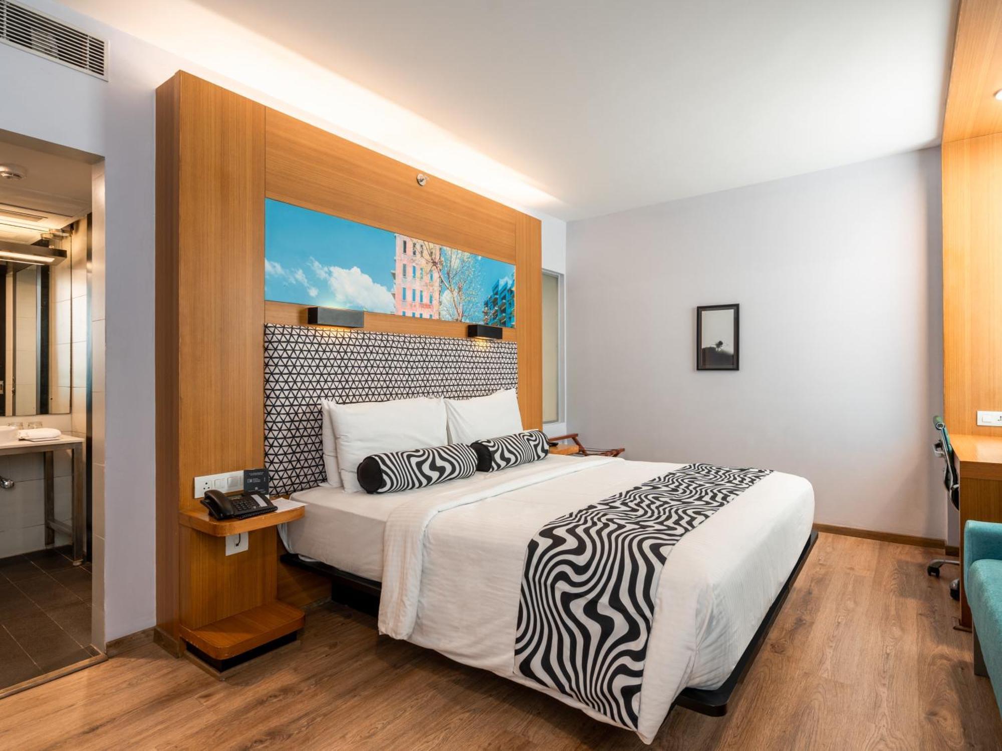 Sunday Hotel Chandigarh Zirakpur Luaran gambar