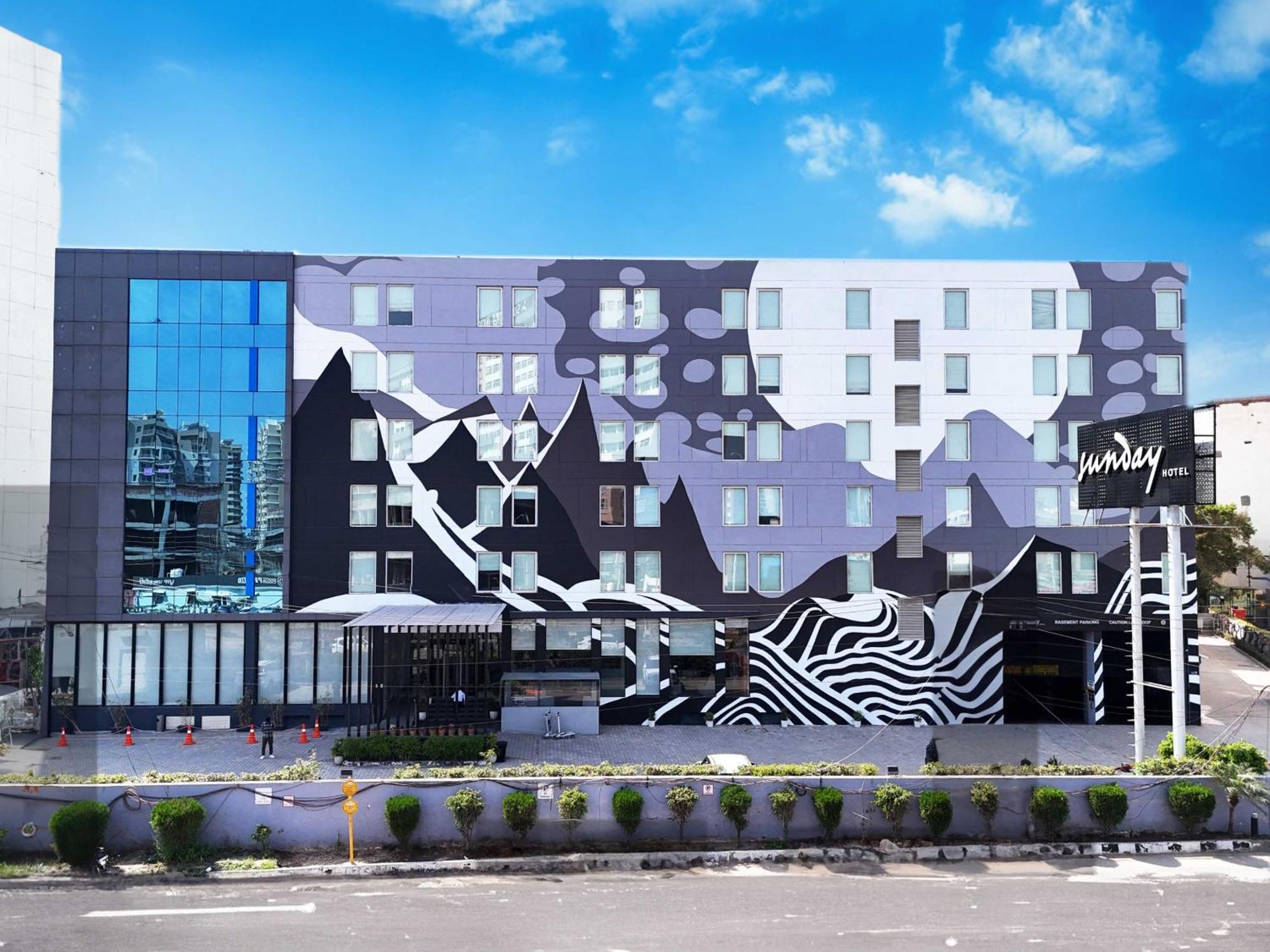 Sunday Hotel Chandigarh Zirakpur Luaran gambar