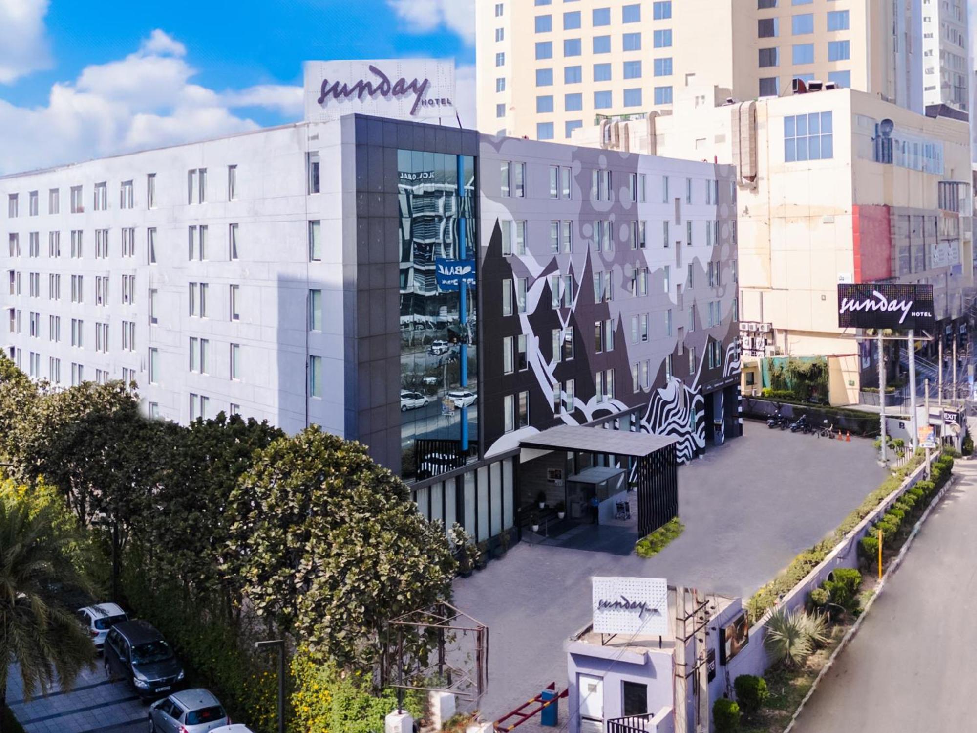 Sunday Hotel Chandigarh Zirakpur Luaran gambar
