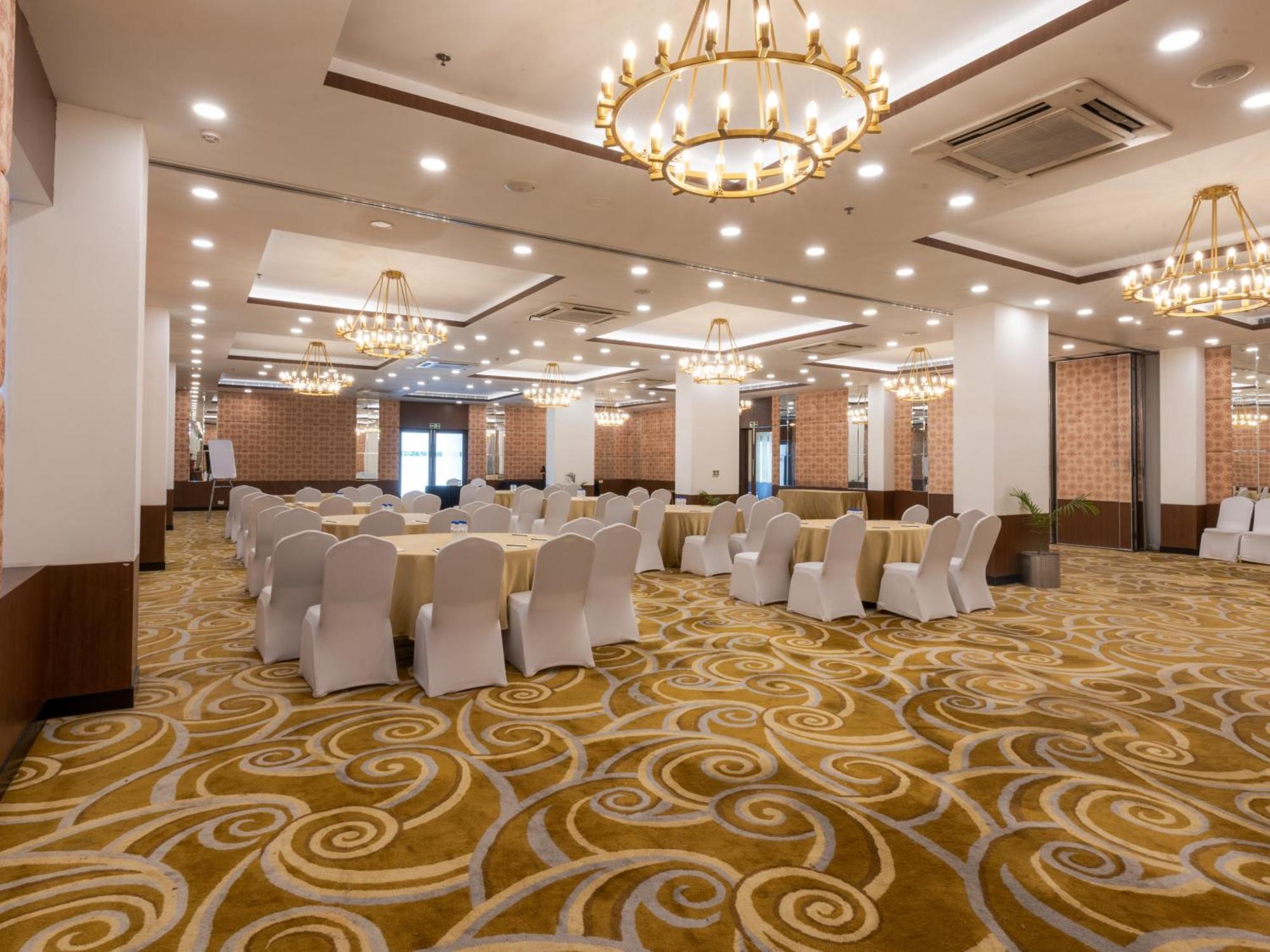 Sunday Hotel Chandigarh Zirakpur Luaran gambar